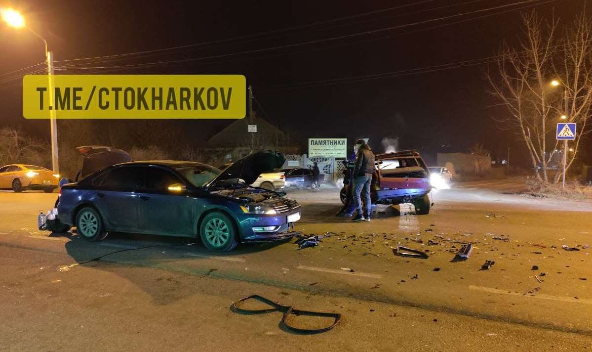 ДТП Харьков: Volkswagen догнал ВАЗ